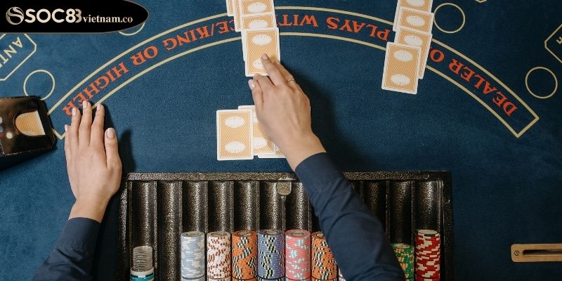 Quy tắc chia bài trong Poker